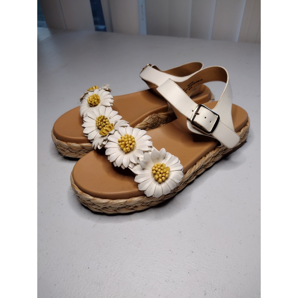 Art Class Kids White‎ Daisy Strap Espadrille Platform Sandals Size 4